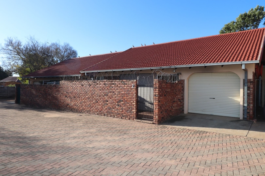 To Let 3 Bedroom Property for Rent in Meiringspark North West